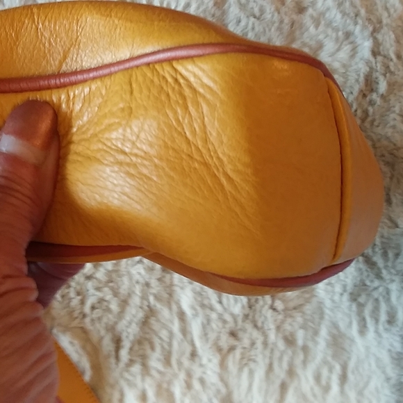 Valentina yellow and tan leather crossbody bag. - Picture 16 of 16